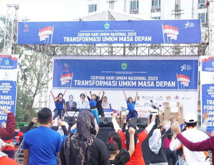 Wagub Kaltim Lepas Jalan Santai Gebyar Hari UMKM Nasional 2023